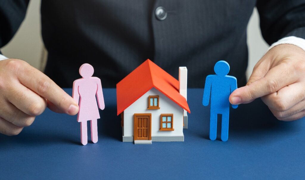 Division Of Property After Divorce. Distribution Of Household Responsibilities Between Husband